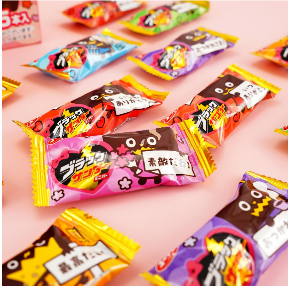Image showing the Yuraku Black Thunder Mini chocolates outside the Valentine’s Day box, displaying the bite-sized bars and their chocolate-coated, textured appearance.